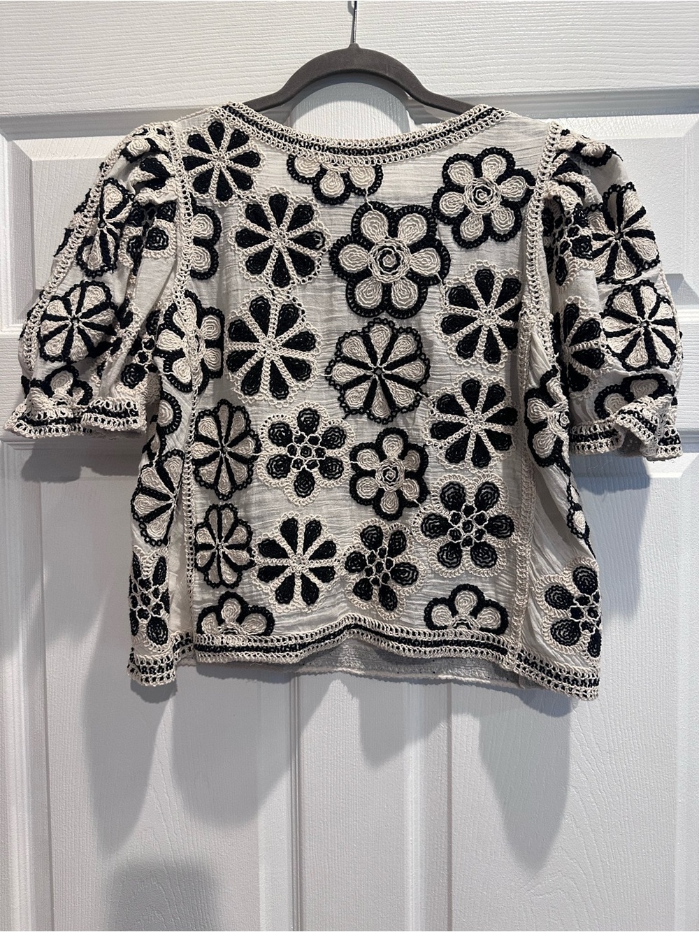 Solitaire Black & White Floral Embroidered Women's Top - Picture 2 of 4